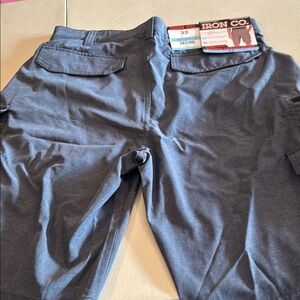 Men’s hybrid, cargo shorts, size 32 blue color iron CO new Blue Men's